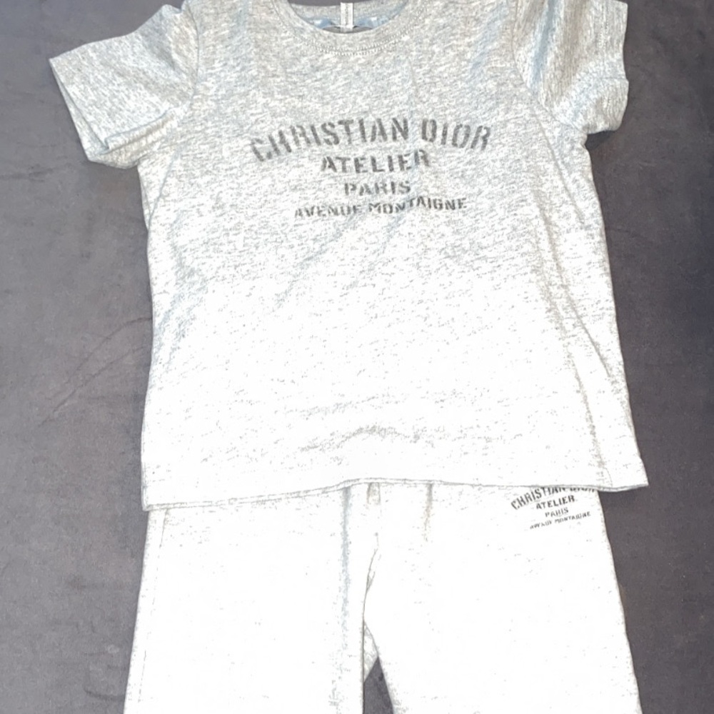Toddler Dior Tshirt & Sweatpants size 36 Months